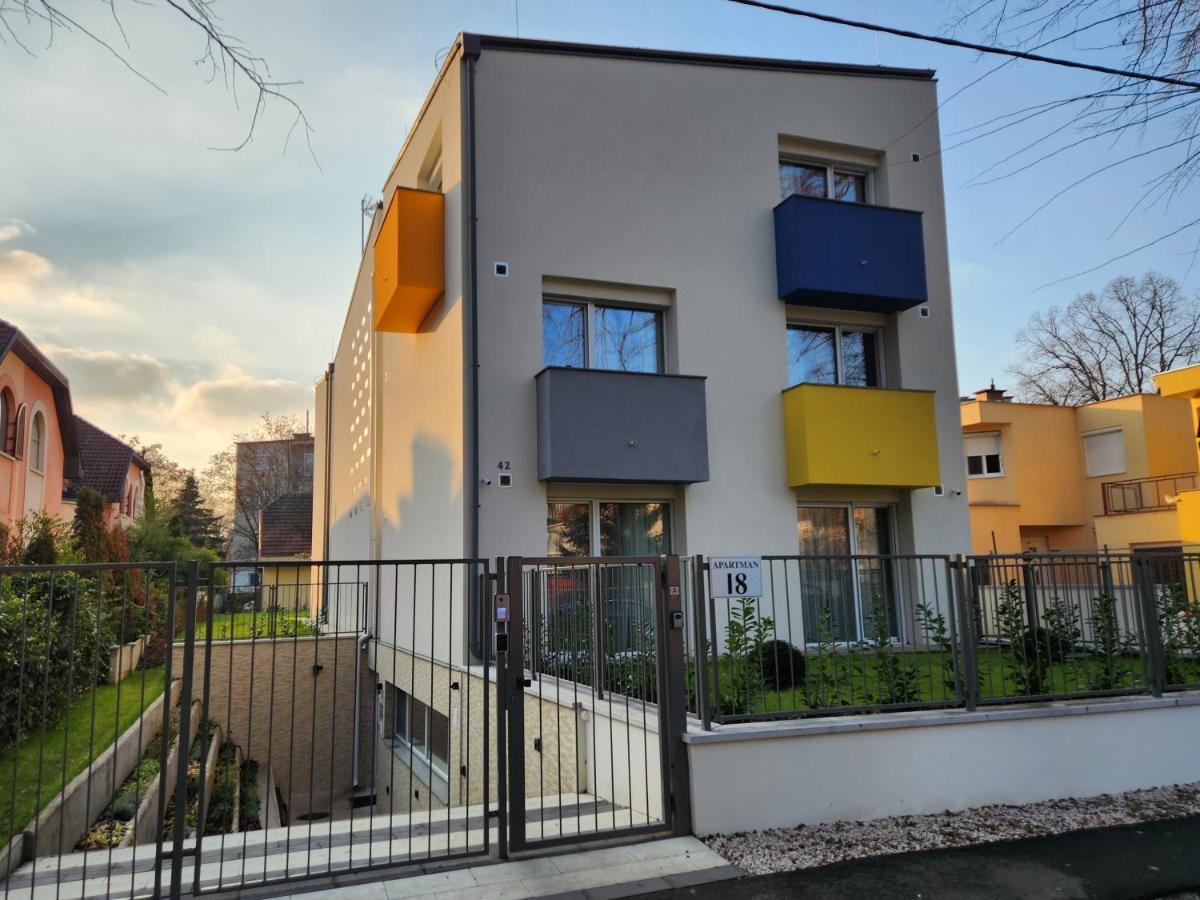 الشقق الفندقية ديبريتْسينفي  Apartman 18 المظهر الخارجي الصورة