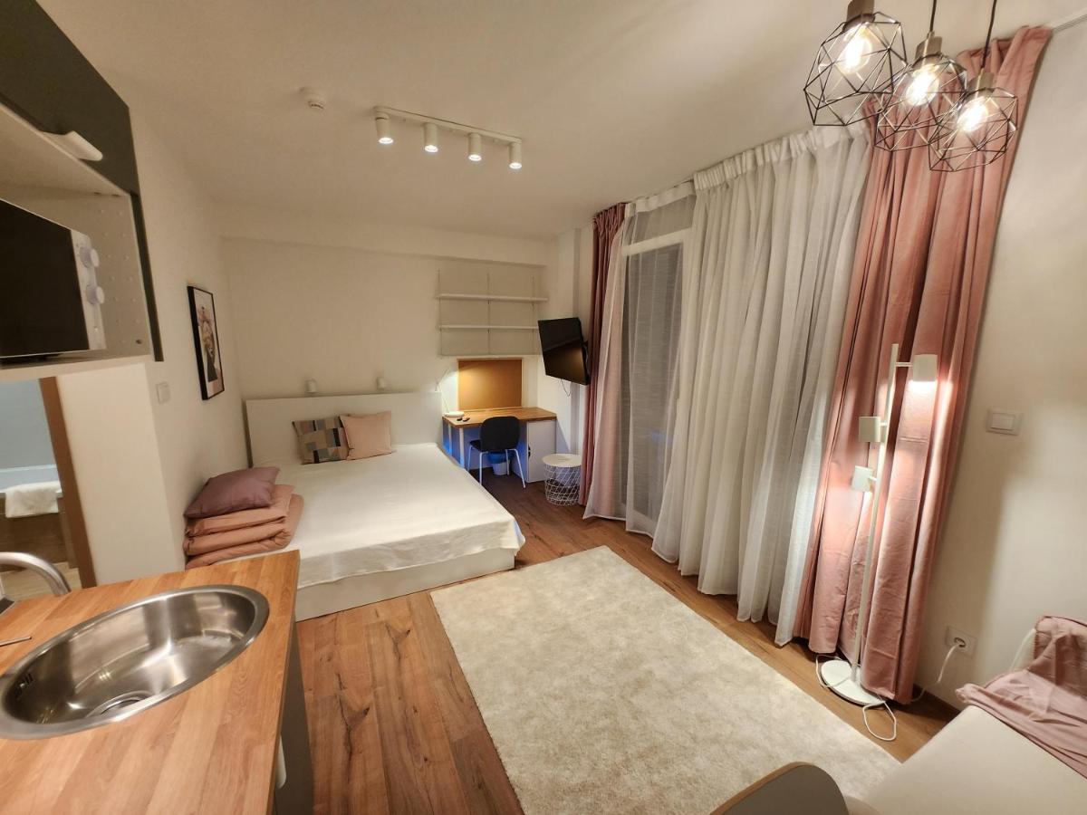 الشقق الفندقية ديبريتْسينفي  Apartman 18 المظهر الخارجي الصورة