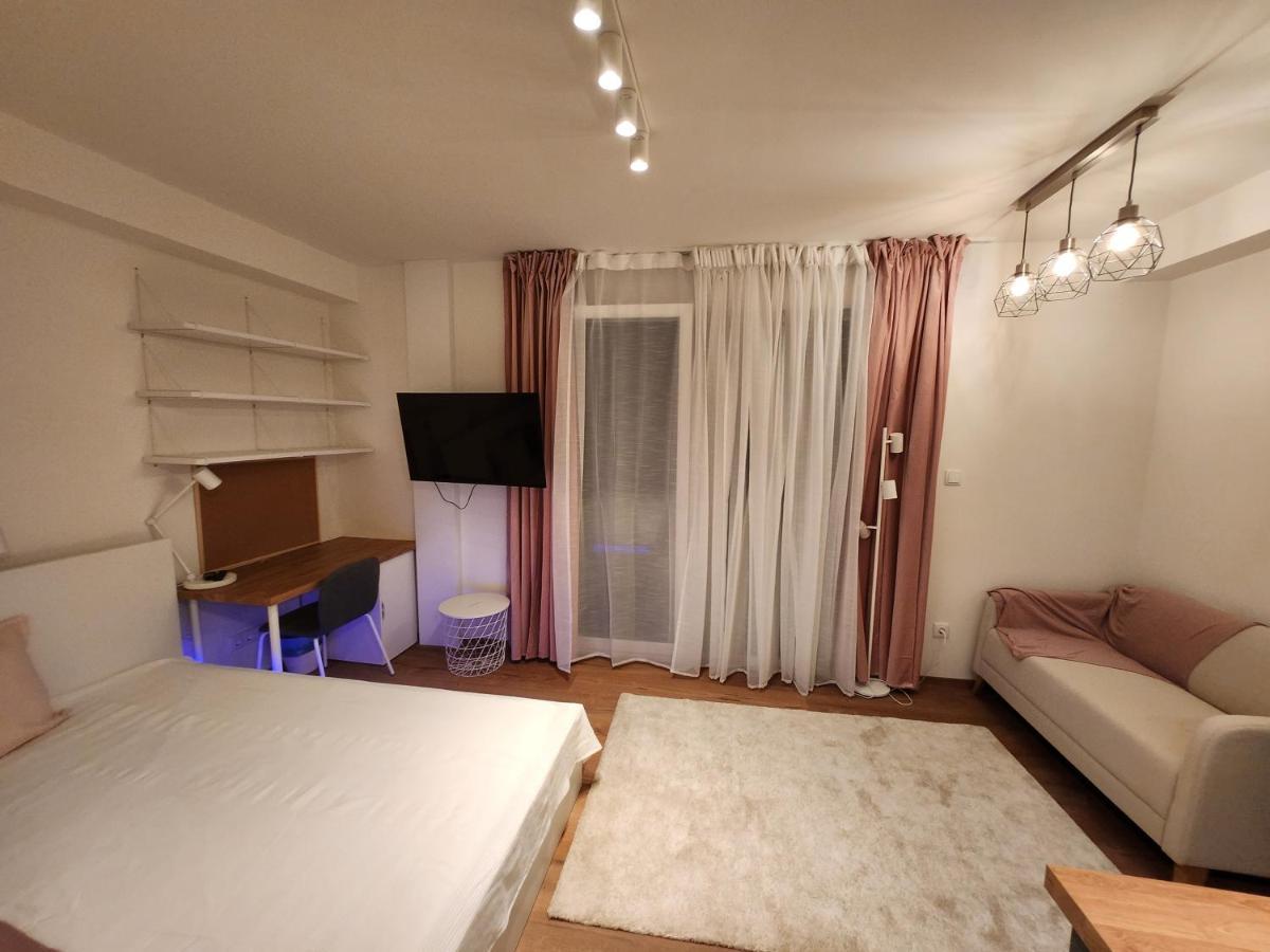الشقق الفندقية ديبريتْسينفي  Apartman 18 المظهر الخارجي الصورة