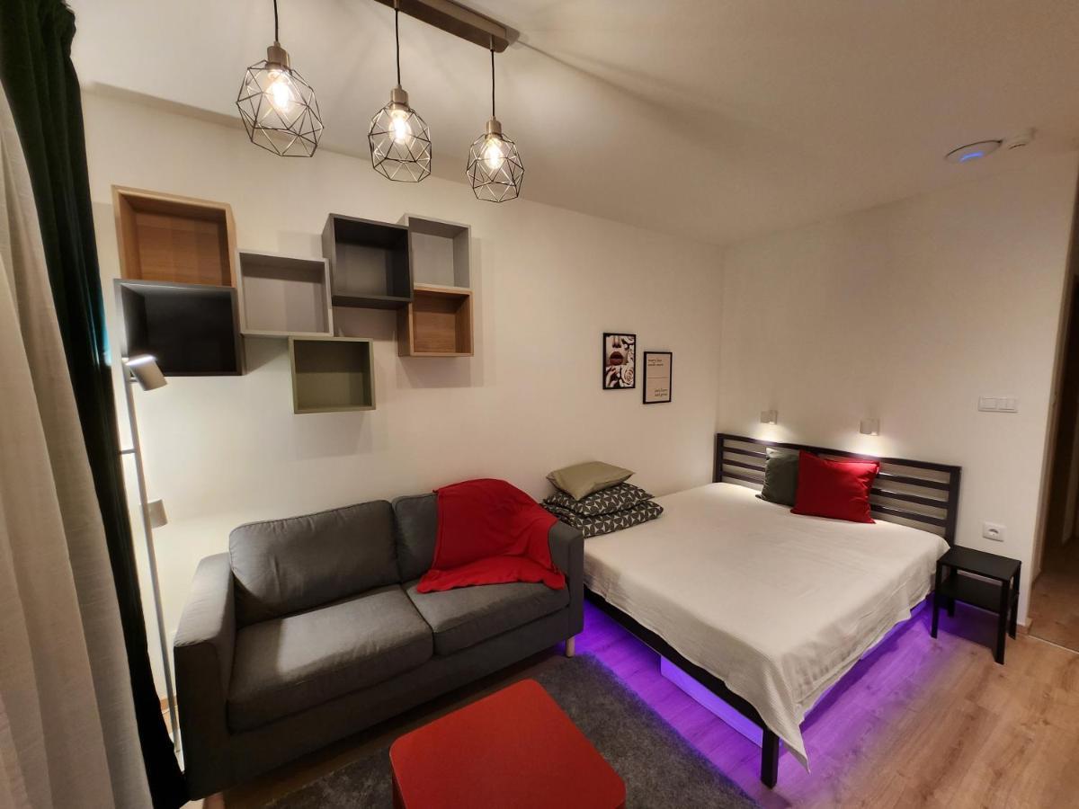 الشقق الفندقية ديبريتْسينفي  Apartman 18 المظهر الخارجي الصورة