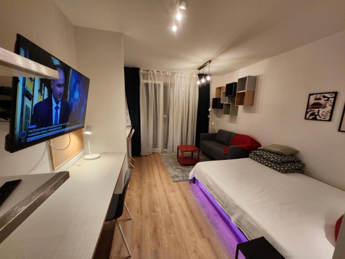 الشقق الفندقية ديبريتْسينفي  Apartman 18 المظهر الخارجي الصورة